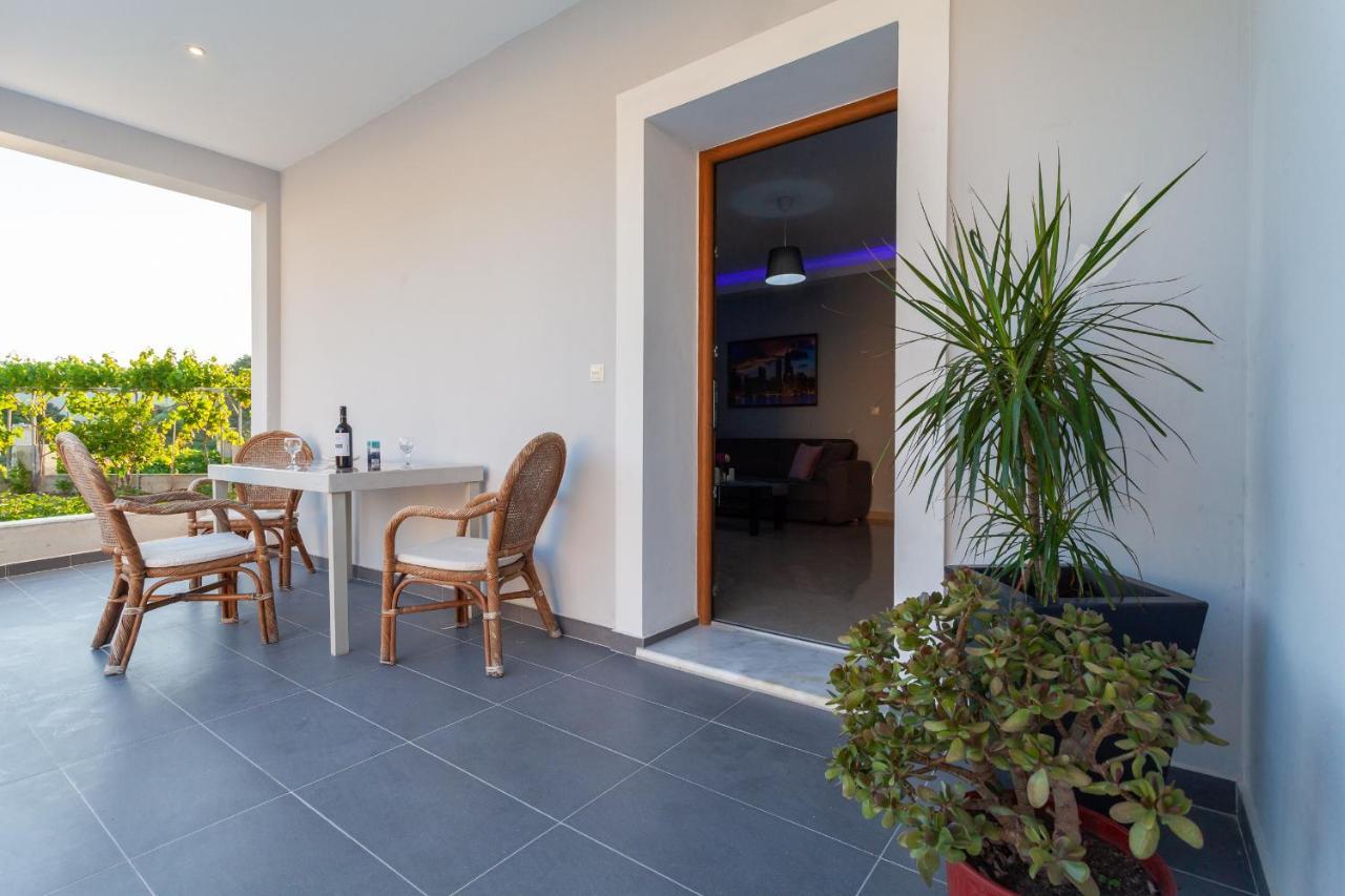 Garden House Apartment Kremasti  Exterior photo